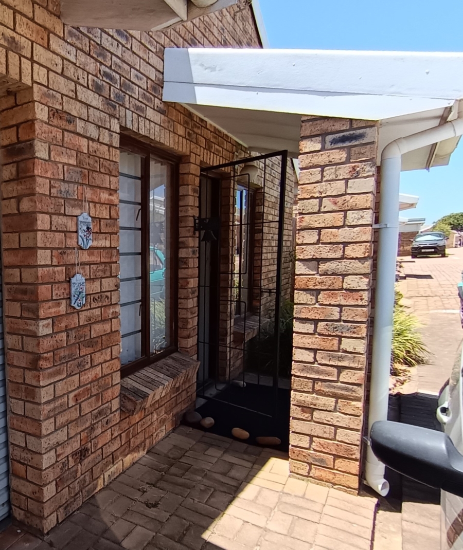 3 Bedroom Property for Sale in Jeffreys Bay Central Eastern Cape